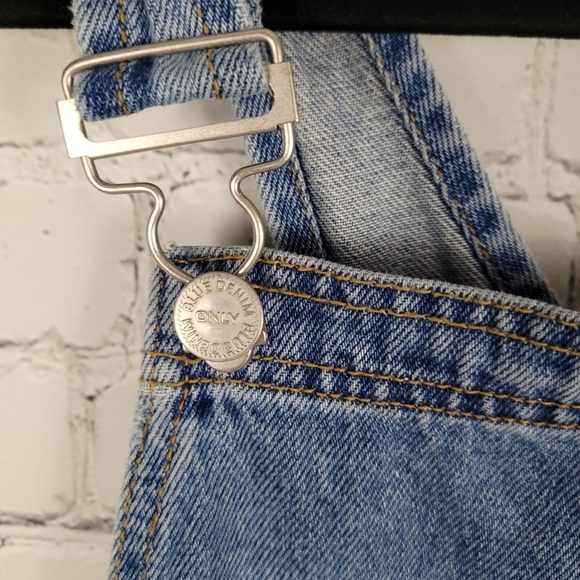 ONLY | Karlie denim Spencer pinafore dress - Picture 2 of 7